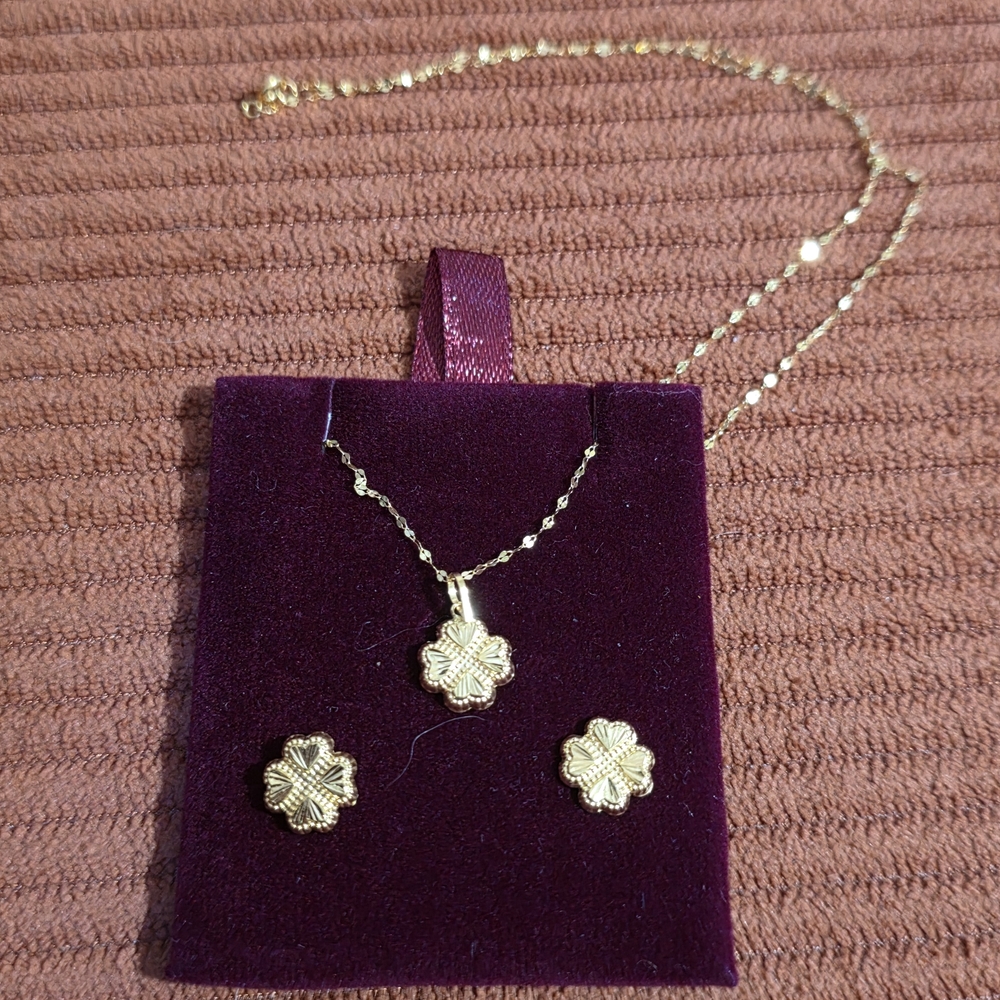 18 K Solid Gold Set From Dubai Clover Design